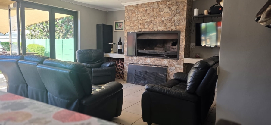 To Let 4 Bedroom Property for Rent in Jansenpark Gauteng