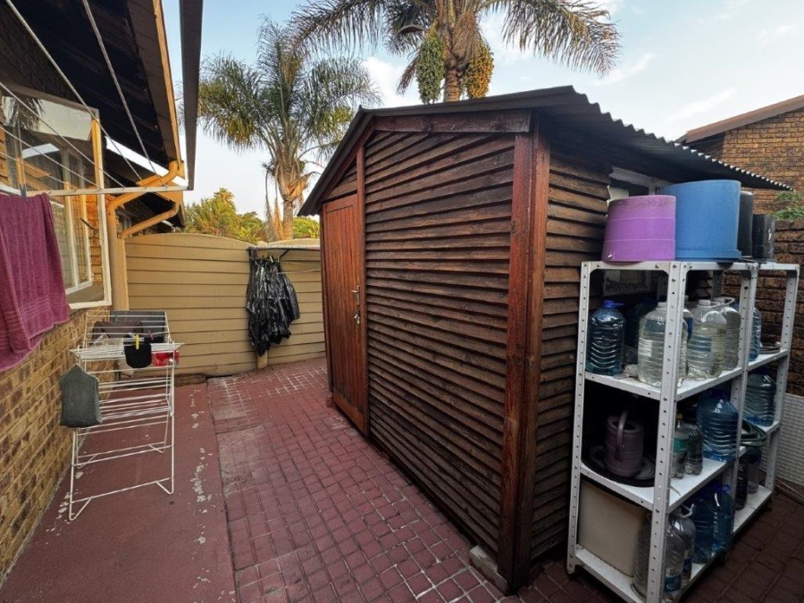 2 Bedroom Property for Sale in Birch Acres Gauteng