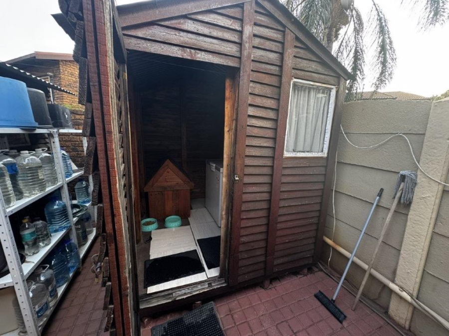 2 Bedroom Property for Sale in Birch Acres Gauteng