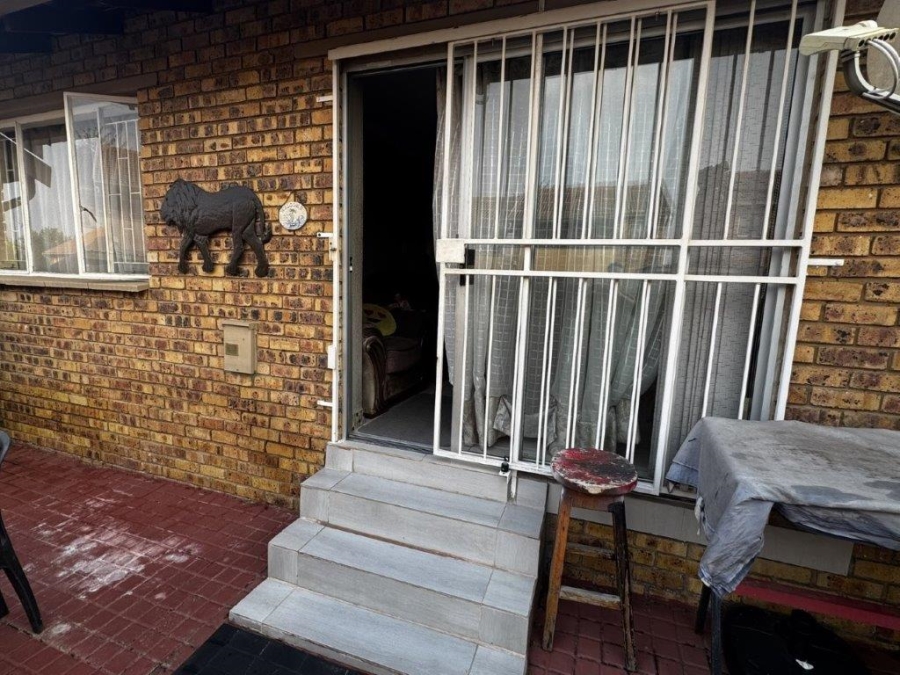 2 Bedroom Property for Sale in Birch Acres Gauteng