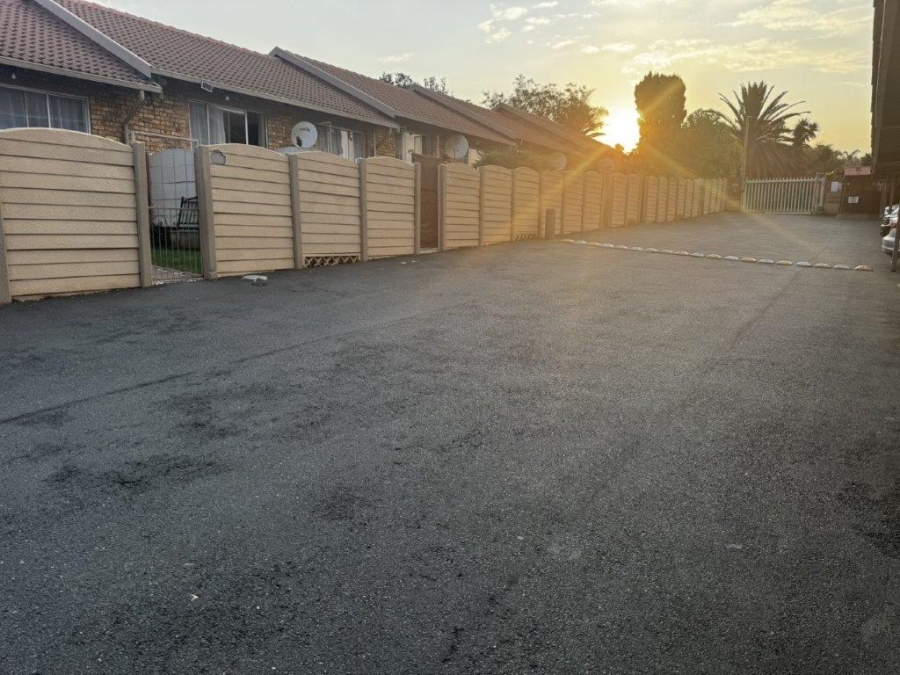2 Bedroom Property for Sale in Birch Acres Gauteng