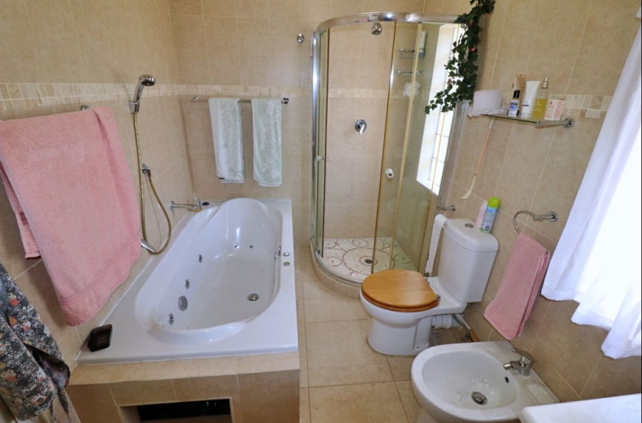 6 Bedroom Property for Sale in Bezuidenhout Valley Gauteng