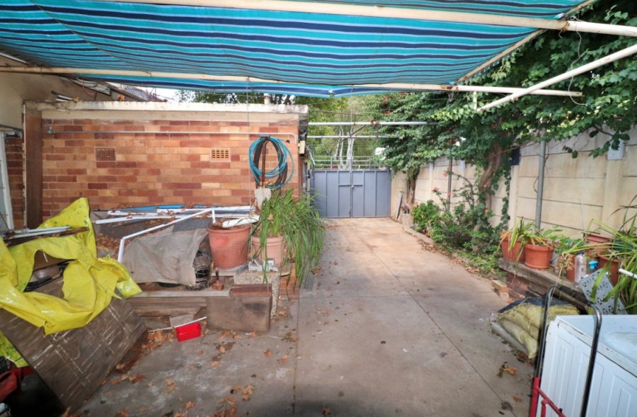 6 Bedroom Property for Sale in Bezuidenhout Valley Gauteng