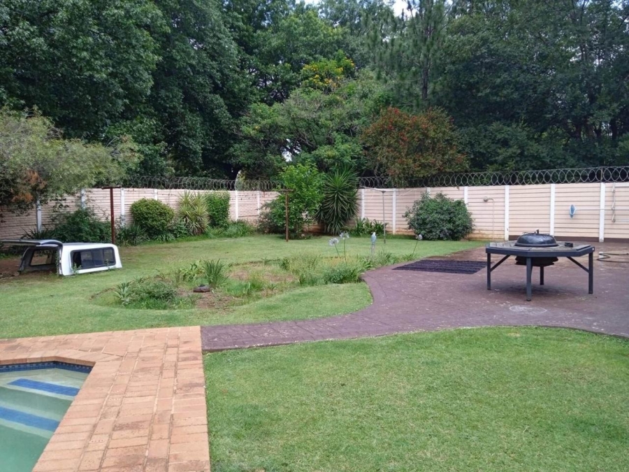 To Let 3 Bedroom Property for Rent in Farrarmere Gauteng