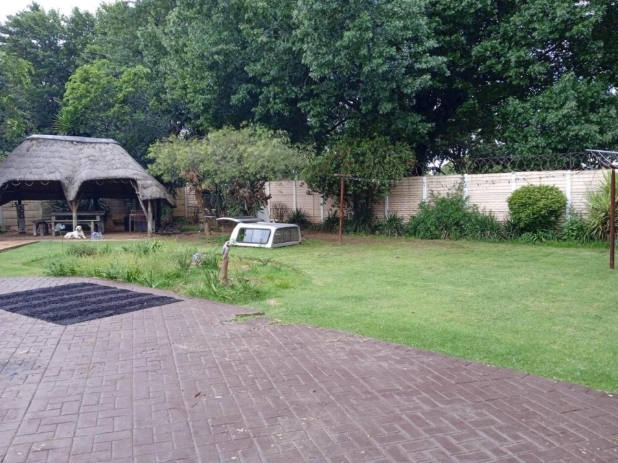 To Let 3 Bedroom Property for Rent in Farrarmere Gauteng