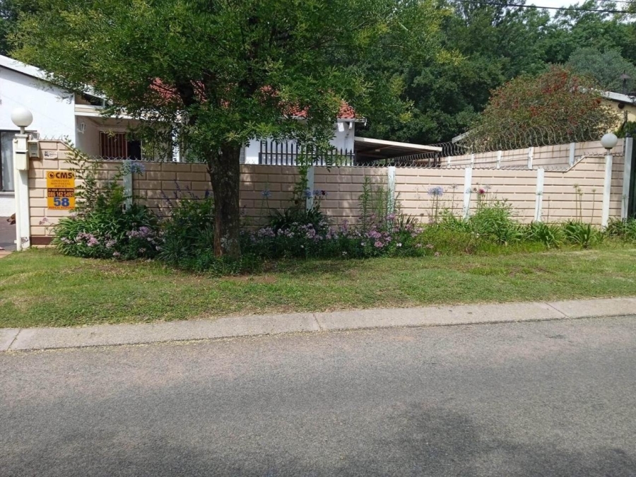 To Let 3 Bedroom Property for Rent in Farrarmere Gauteng