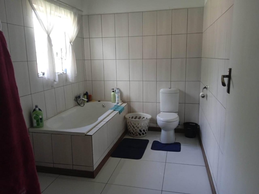 To Let 3 Bedroom Property for Rent in Farrarmere Gauteng