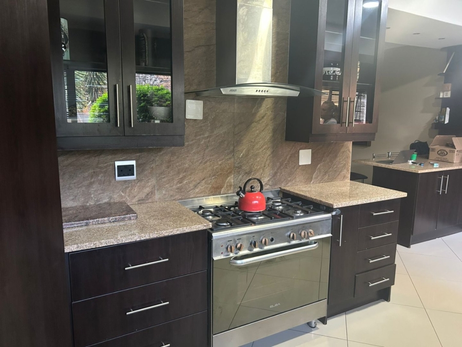 4 Bedroom Property for Sale in Eldoraigne Gauteng