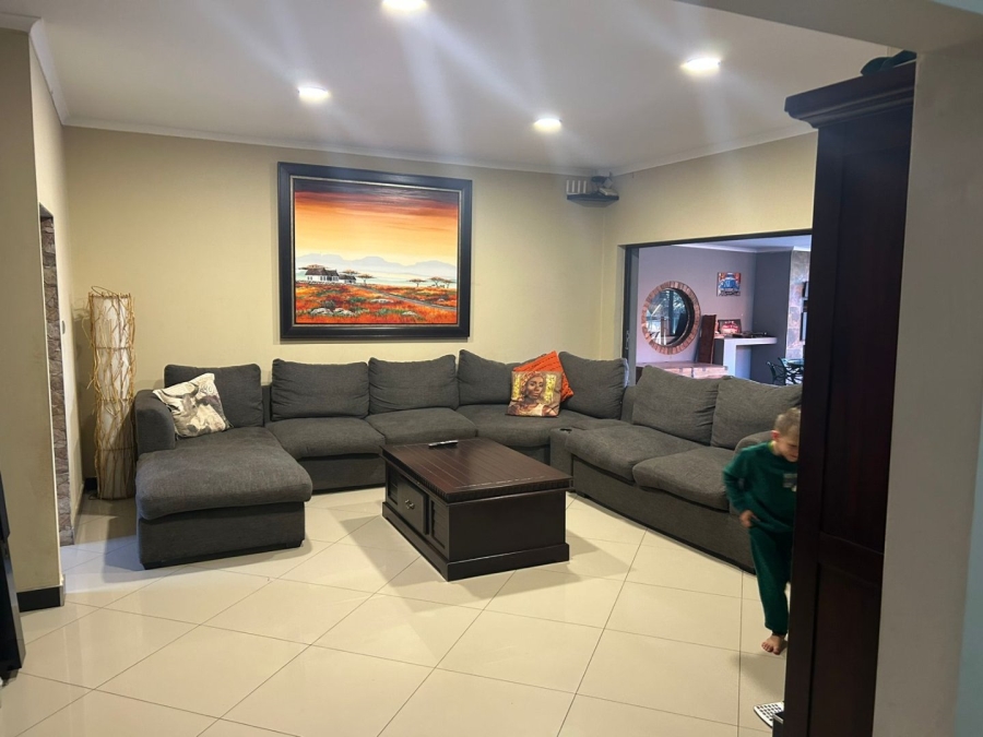4 Bedroom Property for Sale in Eldoraigne Gauteng