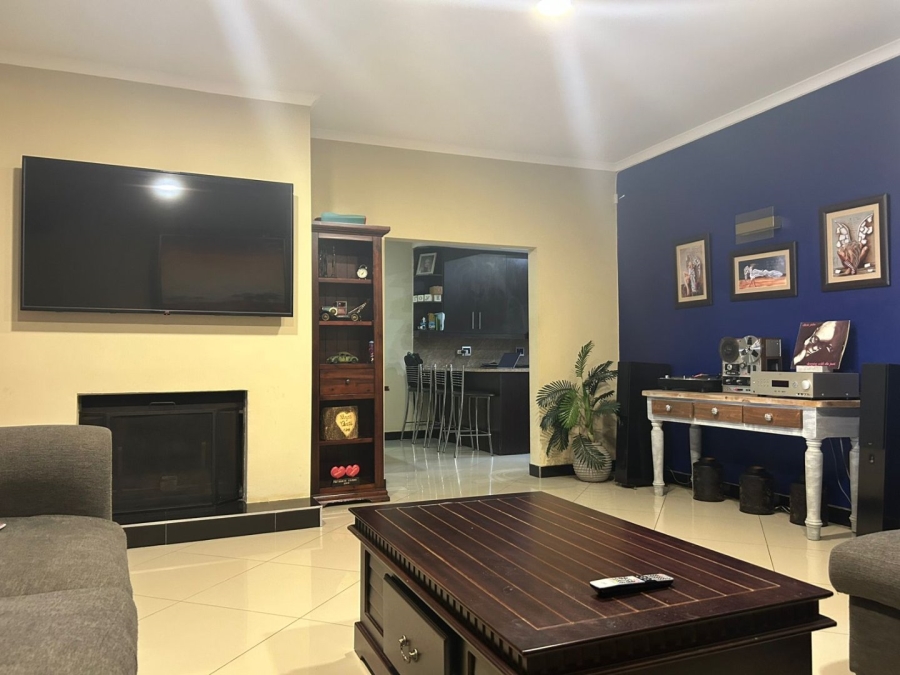 4 Bedroom Property for Sale in Eldoraigne Gauteng