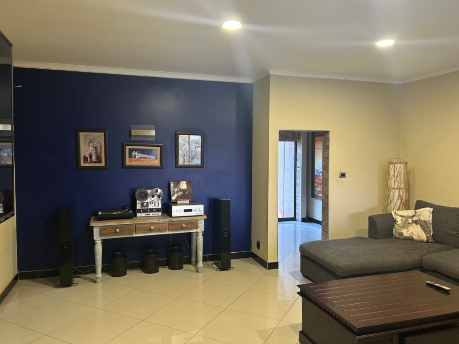4 Bedroom Property for Sale in Eldoraigne Gauteng