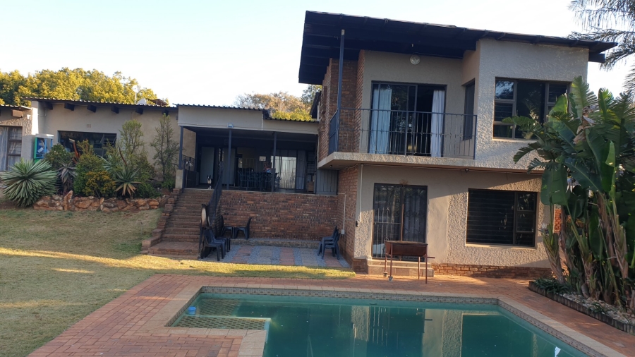 4 Bedroom Property for Sale in Eldoraigne Gauteng