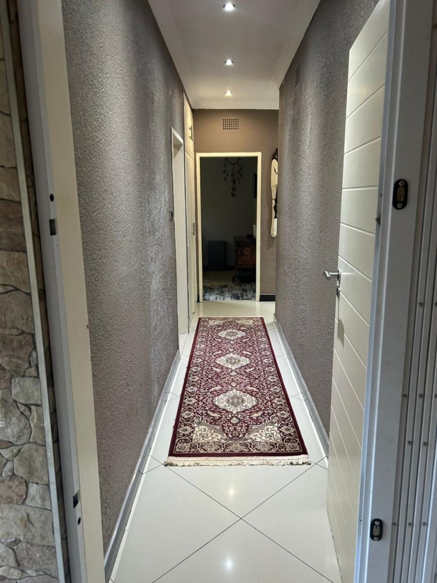 4 Bedroom Property for Sale in Eldoraigne Gauteng