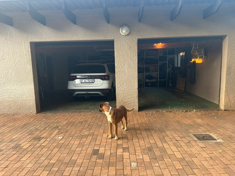 4 Bedroom Property for Sale in Eldoraigne Gauteng