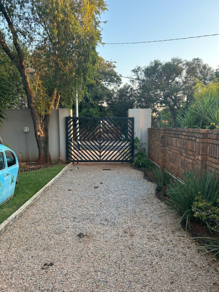 4 Bedroom Property for Sale in Eldoraigne Gauteng