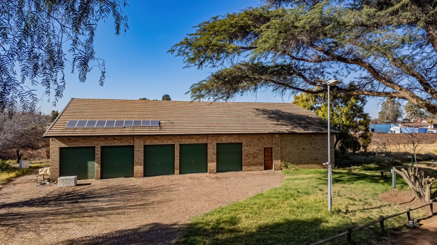 Bedroom Property for Sale in Brentwood Park AH Gauteng