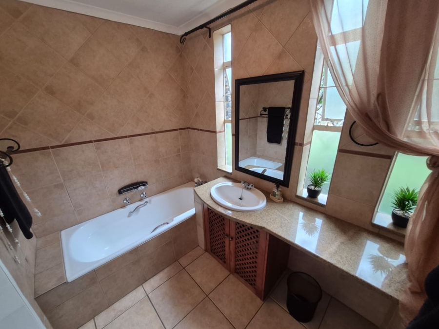 4 Bedroom Property for Sale in Monument Park Gauteng