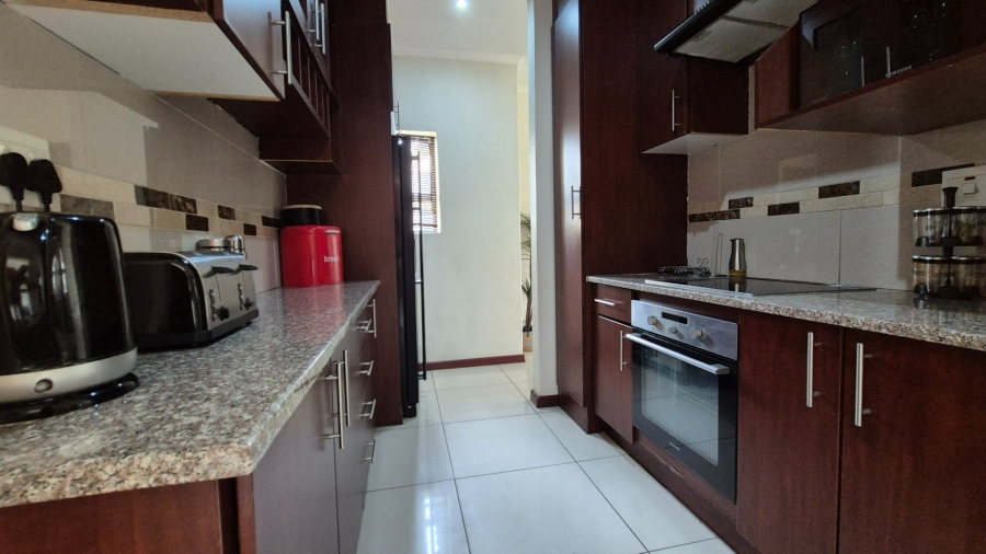 3 Bedroom Property for Sale in Kosmosdal Gauteng