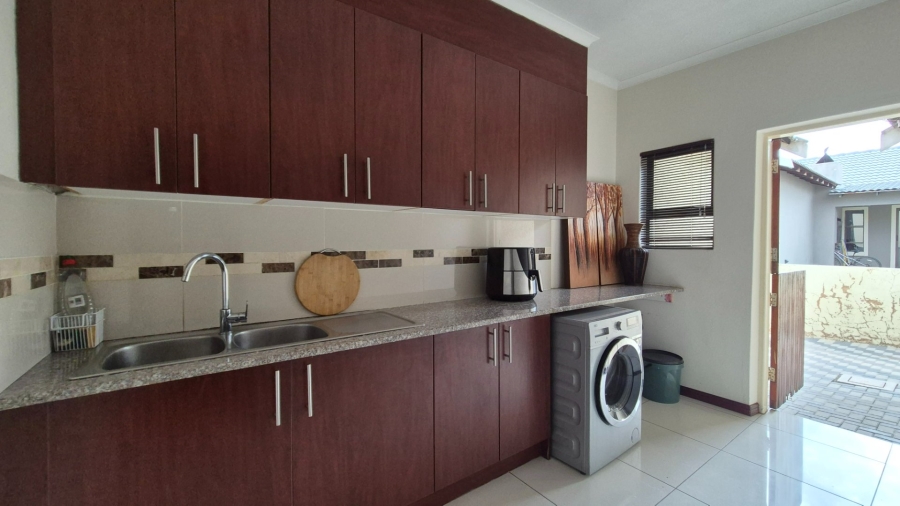 3 Bedroom Property for Sale in Kosmosdal Gauteng