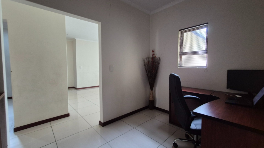 3 Bedroom Property for Sale in Kosmosdal Gauteng