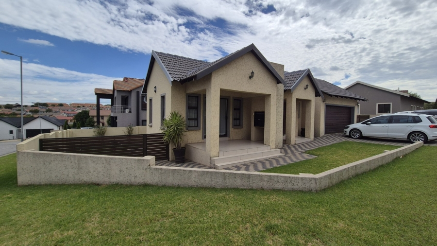 3 Bedroom Property for Sale in Kosmosdal Gauteng