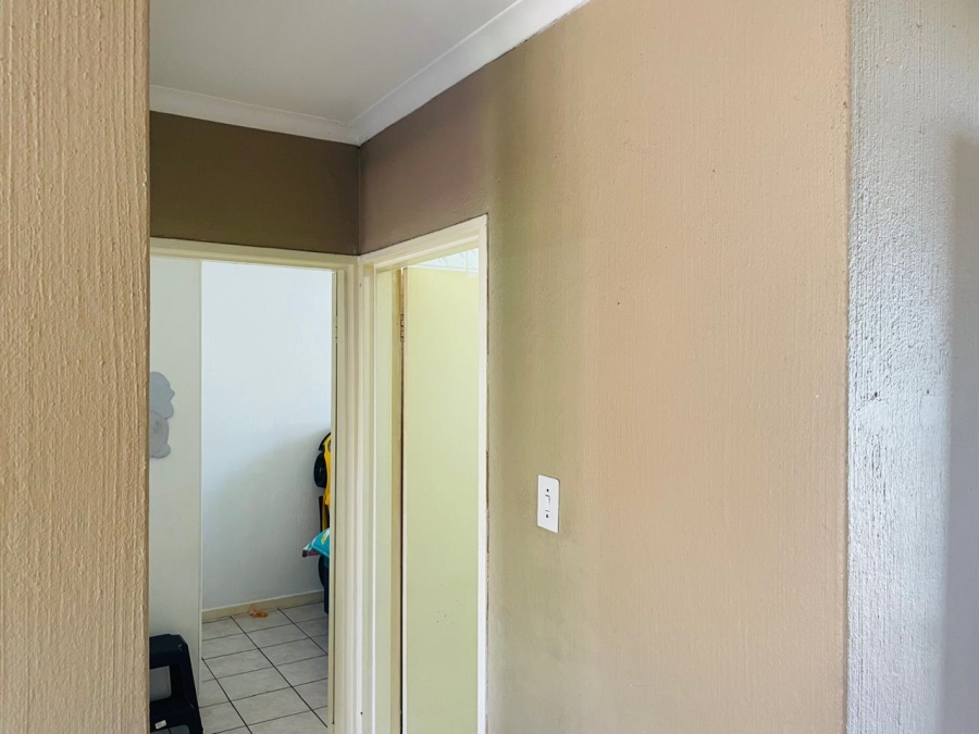 2 Bedroom Property for Sale in Noordwyk Gauteng