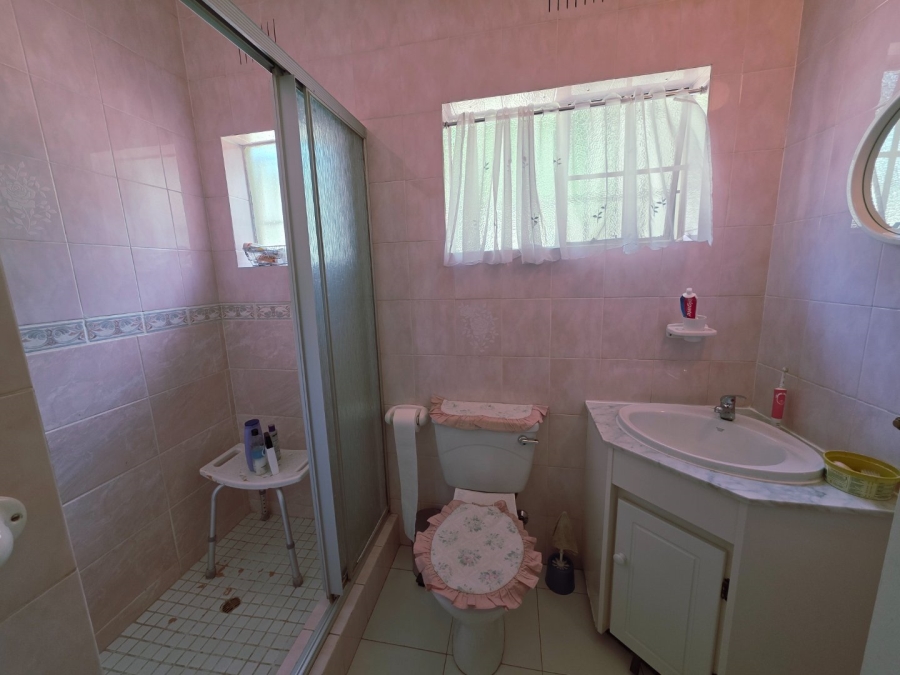 3 Bedroom Property for Sale in Glenanda Gauteng