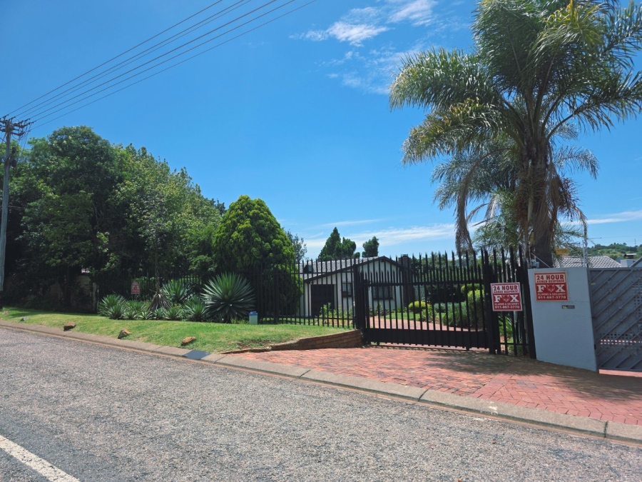3 Bedroom Property for Sale in Glenanda Gauteng