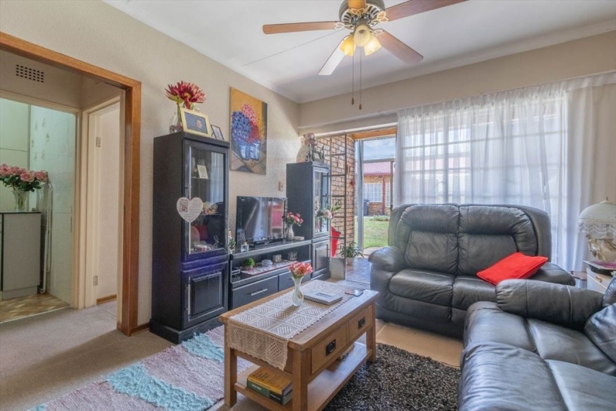 2 Bedroom Property for Sale in Sunair Park Gauteng