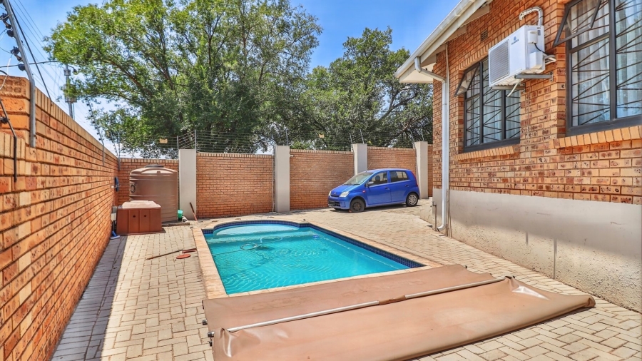 4 Bedroom Property for Sale in Sunnyridge Gauteng
