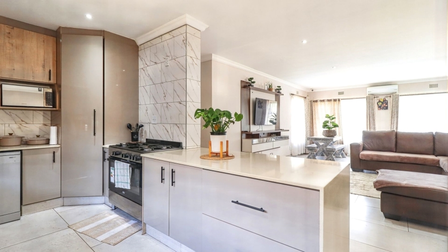 4 Bedroom Property for Sale in Sunnyridge Gauteng