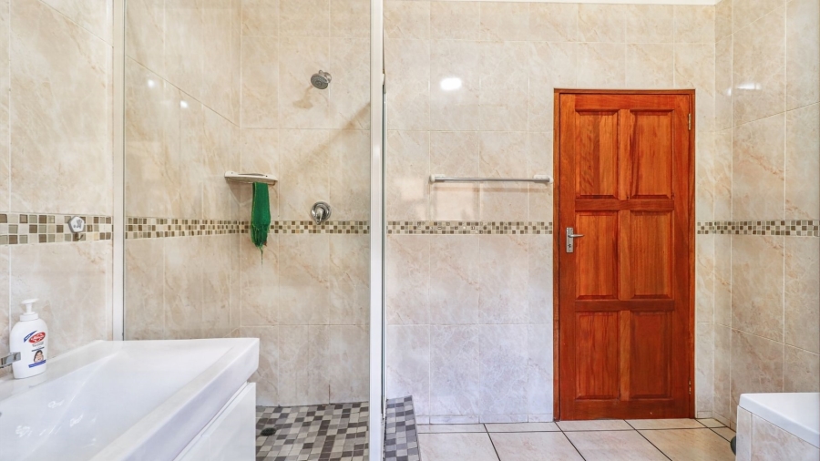 4 Bedroom Property for Sale in Sunnyridge Gauteng