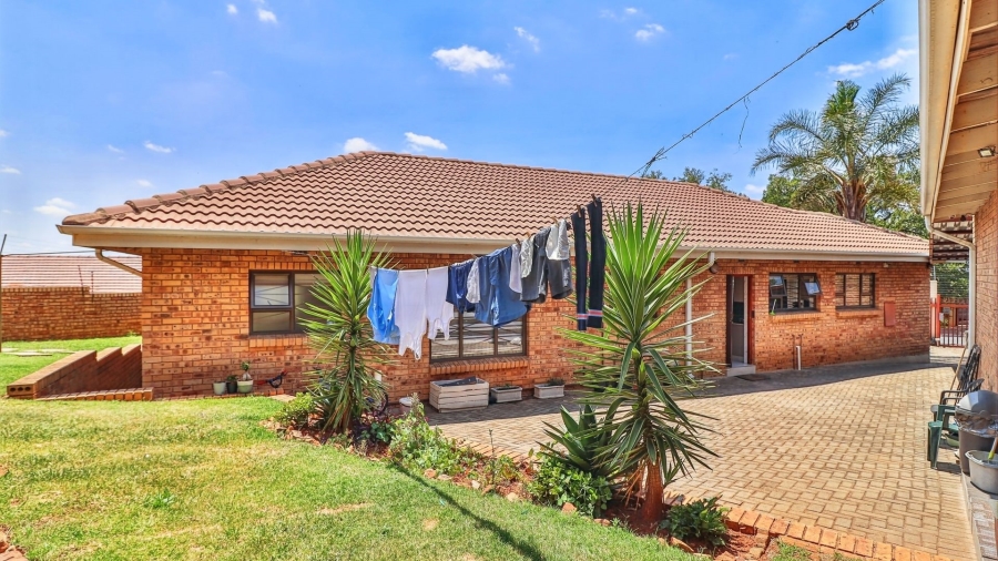 4 Bedroom Property for Sale in Sunnyridge Gauteng
