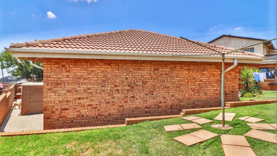 4 Bedroom Property for Sale in Sunnyridge Gauteng