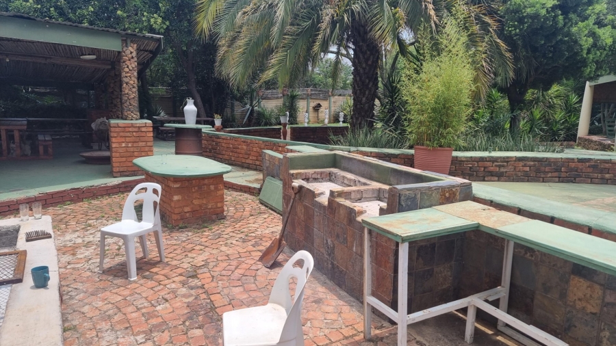 Commercial Property for Sale in Kameeldrift West Gauteng