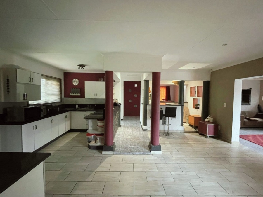 8 Bedroom Property for Sale in Dalpark Ext 1 Gauteng