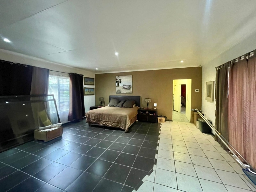 8 Bedroom Property for Sale in Dalpark Ext 1 Gauteng