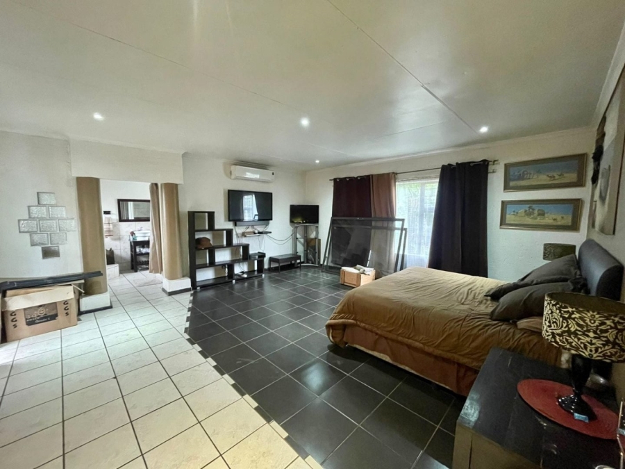 8 Bedroom Property for Sale in Dalpark Ext 1 Gauteng