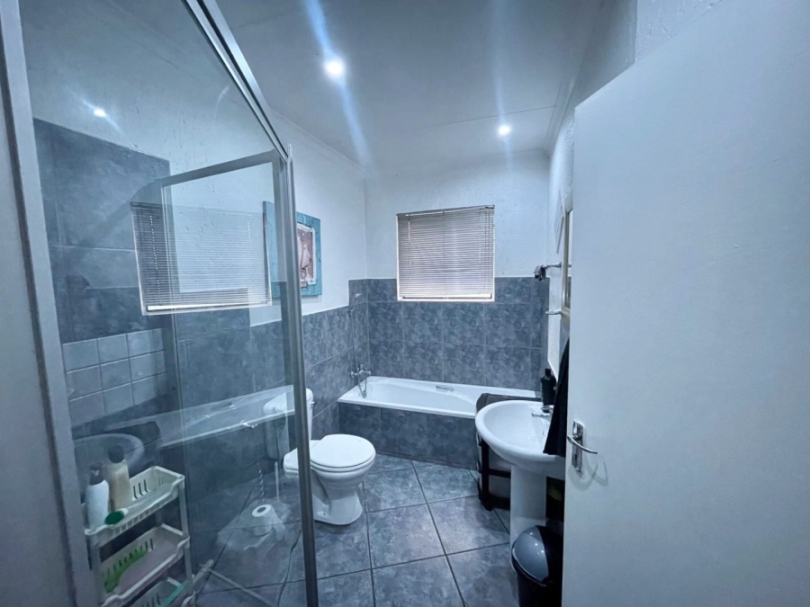 8 Bedroom Property for Sale in Dalpark Ext 1 Gauteng