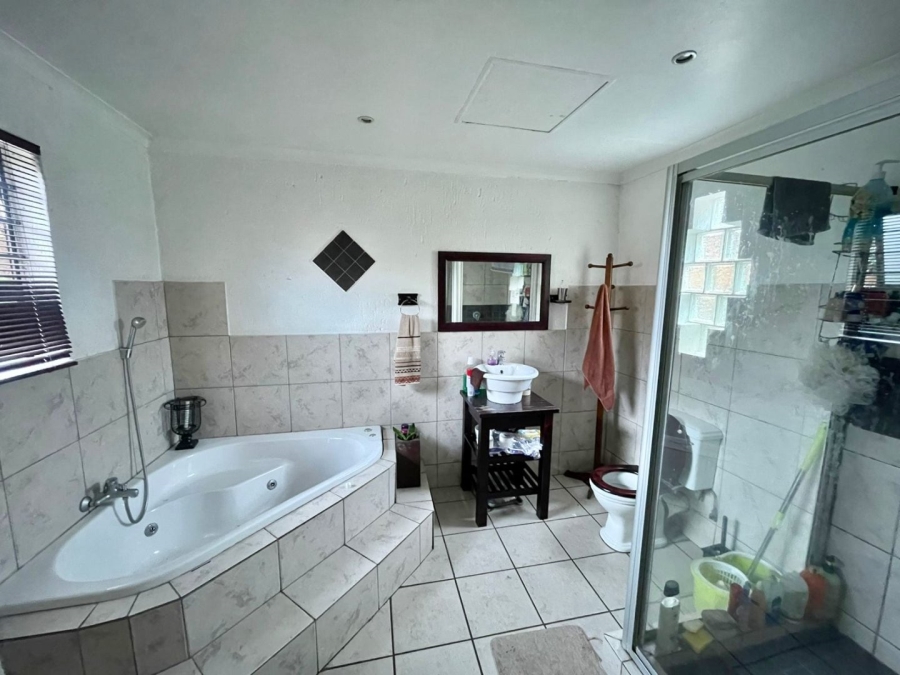 8 Bedroom Property for Sale in Dalpark Ext 1 Gauteng