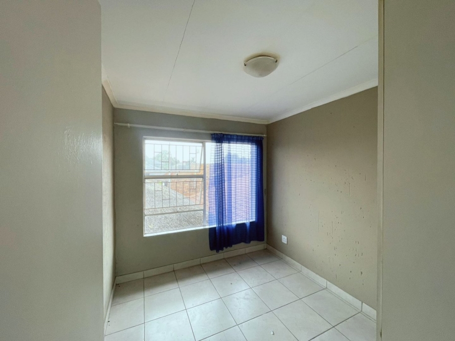 8 Bedroom Property for Sale in Dalpark Ext 1 Gauteng