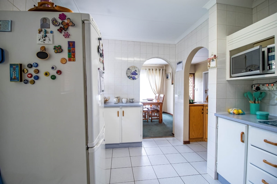 3 Bedroom Property for Sale in Bardene Gauteng