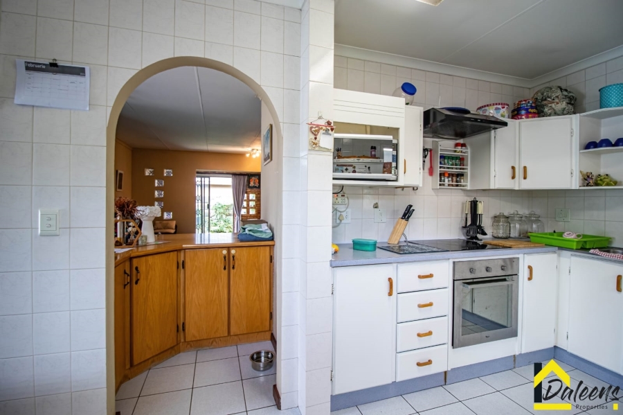 3 Bedroom Property for Sale in Bardene Gauteng