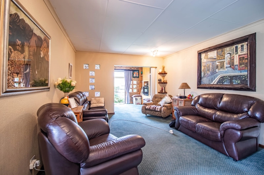 3 Bedroom Property for Sale in Bardene Gauteng