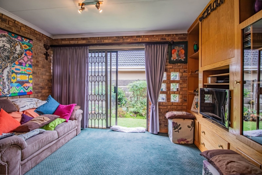 3 Bedroom Property for Sale in Bardene Gauteng