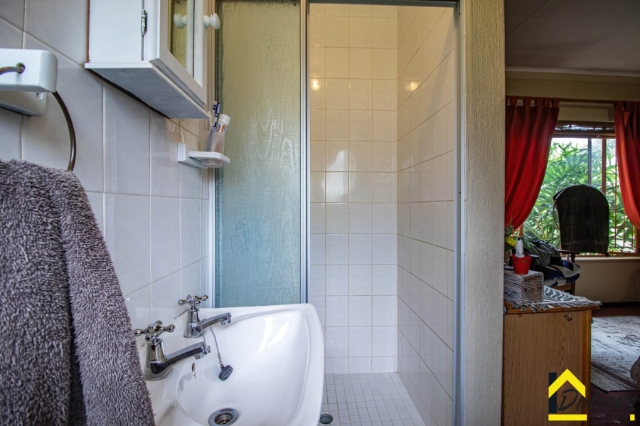 3 Bedroom Property for Sale in Bardene Gauteng