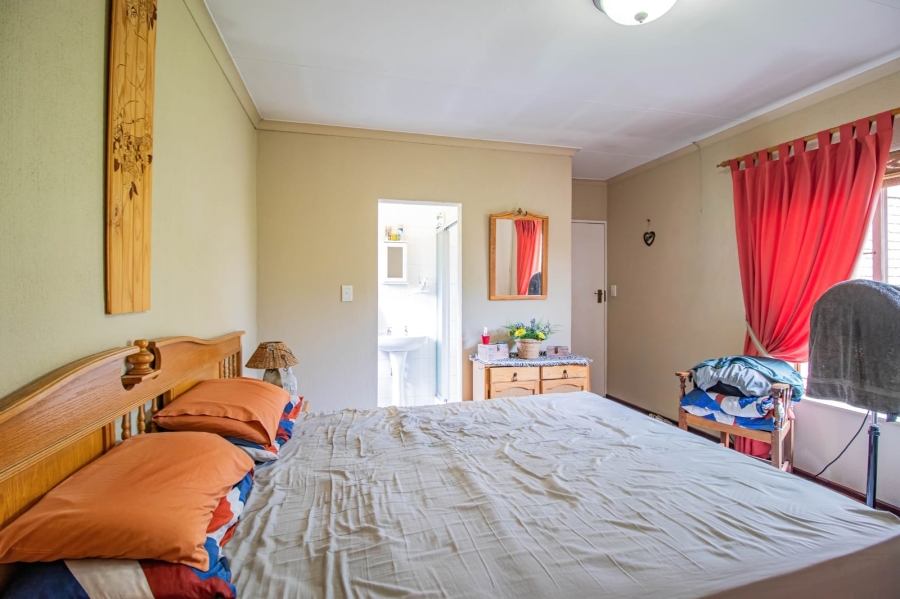 3 Bedroom Property for Sale in Bardene Gauteng