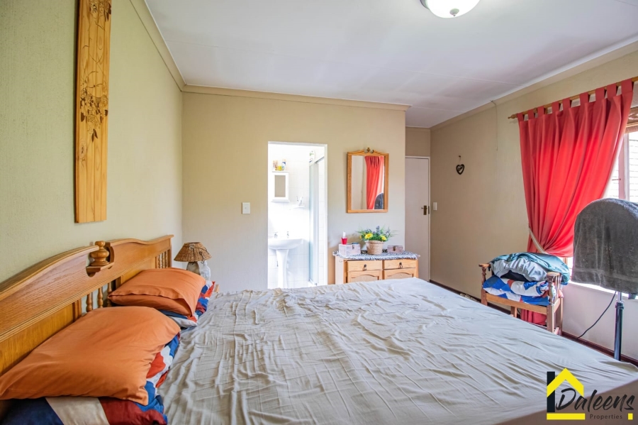 3 Bedroom Property for Sale in Bardene Gauteng