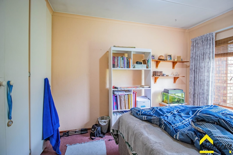 3 Bedroom Property for Sale in Bardene Gauteng