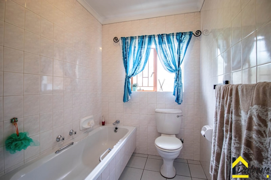3 Bedroom Property for Sale in Bardene Gauteng